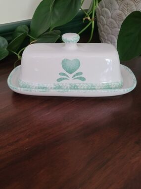 Ceramic Butter Dish with Mint Heart Motif - White and Mint